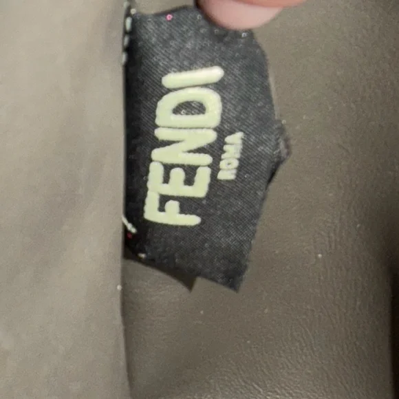 Fendi 2Jours Small / Petite Tote in Beige-Gray Leather with Crossbody Strap - Picture 14 of 16